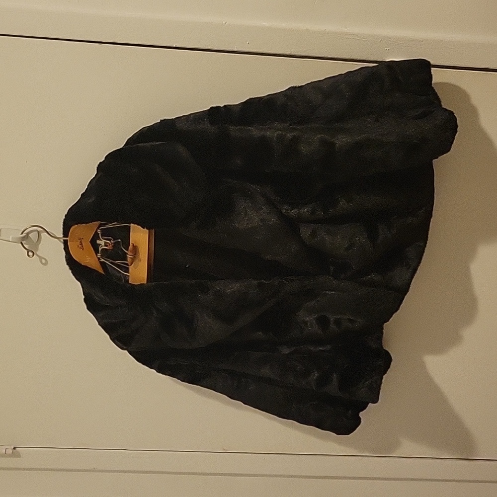Donna Salyers' Fabulous Fur (faux) 3x